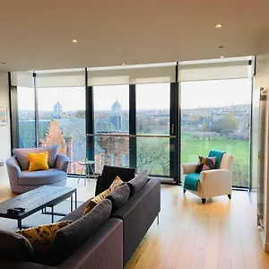 Quartermile Meadows View 2 Bedroom - With Free Parking Edinburgh