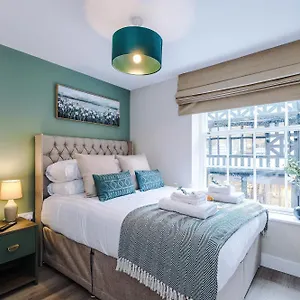 New! 4 X Stunning Centre In By 53 Degrees Property, Ideal For Individuals, Couples Or Business Groups! , Chester United Kingdom